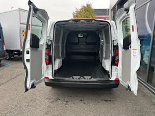 FORD Transit Custom Van 320 L2 2.0 EcoBl Trend/136CV/Aut.