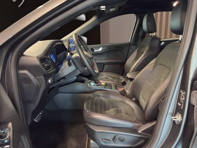 FORD Kuga 2.5 FHEV ST-Line X 4WD