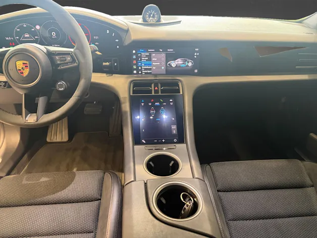 PORSCHE Taycan 4S