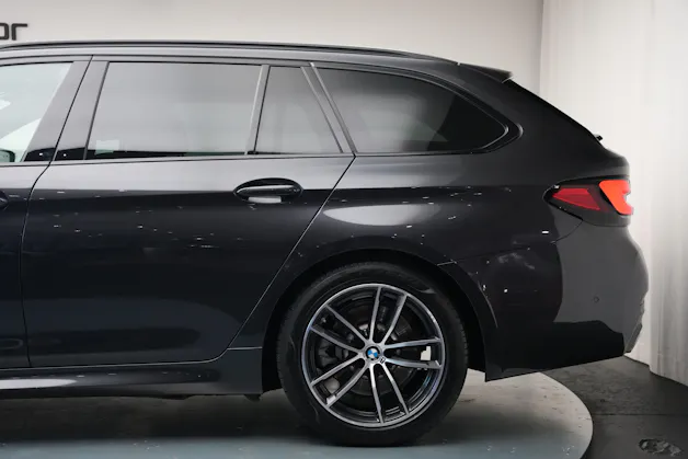 BMW 520d xDrive 48V Touring Pure M Sport Edition *CH-Fahrzeug*