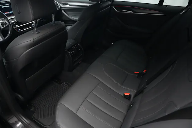 BMW 520d xDrive 48V Touring Pure M Sport Edition *CH-Fahrzeug*