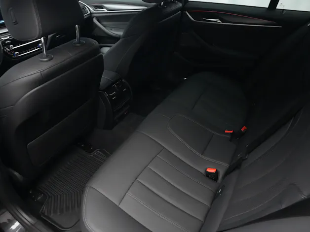 BMW 520d xDrive 48V Touring Pure M Sport Edition *CH-Fahrzeug*