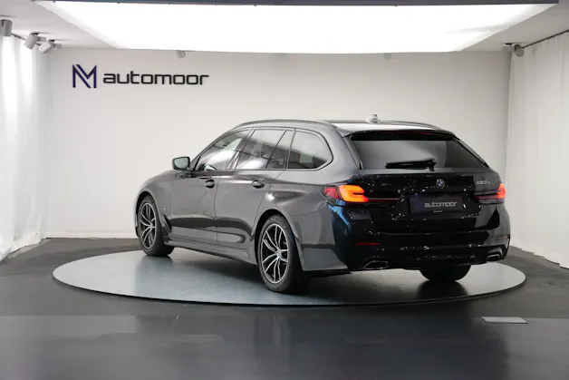 BMW 520d xDrive 48V Touring Pure M Sport Edition *CH-Fahrzeug*