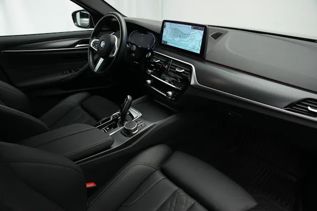 BMW 520d xDrive 48V Touring Pure M Sport Edition *CH-Fahrzeug*