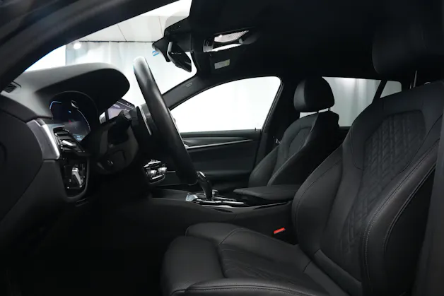 BMW 520d xDrive 48V Touring Pure M Sport Edition *CH-Fahrzeug*