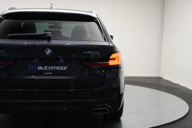 BMW 520d xDrive 48V Touring Pure M Sport Edition *CH-Fahrzeug*