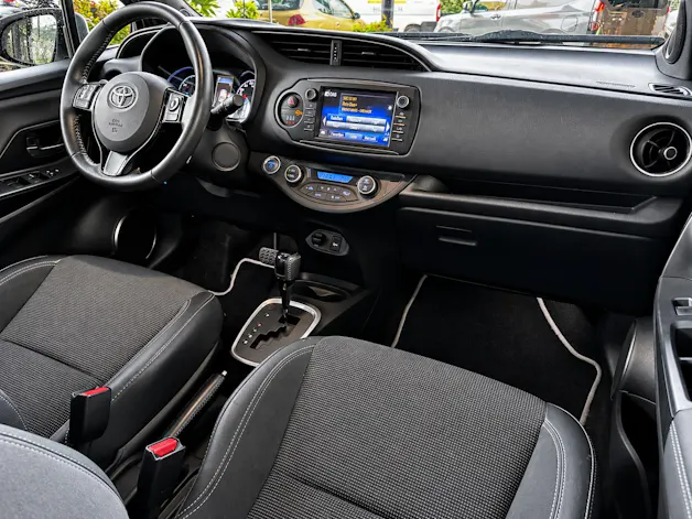 Toyota Yaris 1.5 VVT-i Hybrid Premium e-CVT