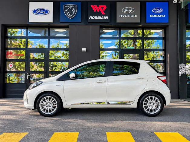 Toyota Yaris 1.5 VVT-i Hybrid Premium e-CVT