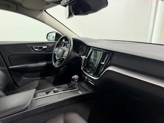 VOLVO V60 2.0 D4 Momentum