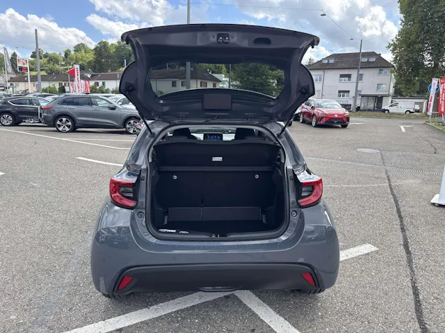 Toyota Yaris 1.5 Active Plus+ e-CVT Automat