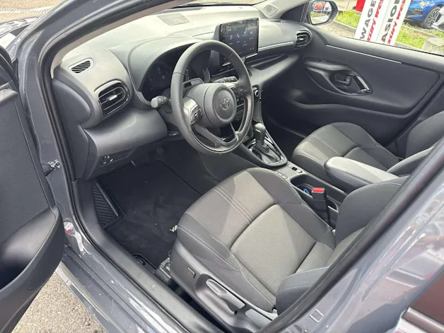 Toyota Yaris 1.5 Active Plus+ e-CVT Automat