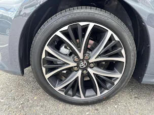 Toyota Yaris 1.5 Active Plus+ e-CVT Automat