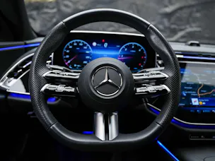 MERCEDES-BENZ E 220 d AMG Line 9G-Tronic *Superscreen*Werksgarantie*21" Felgen*