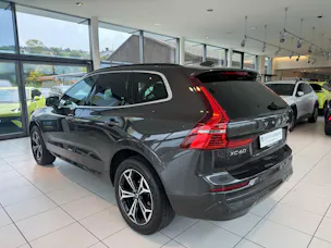 VOLVO XC60 B5 Benzin Mild Hybrid Momentum Geartronic