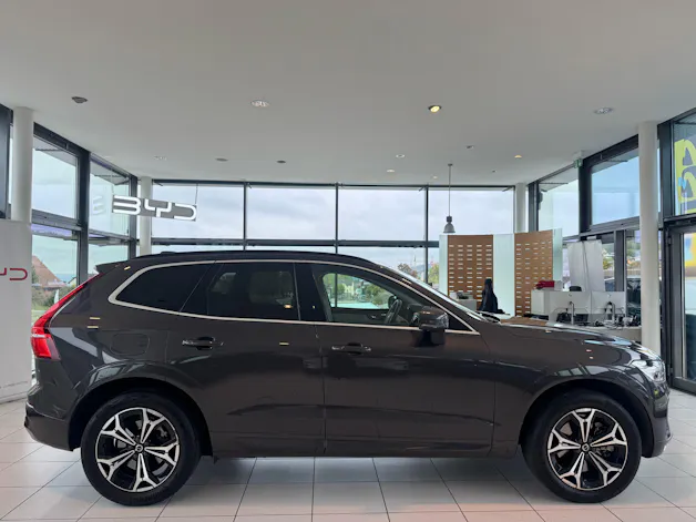 VOLVO XC60 B5 Benzin Mild Hybrid Momentum Geartronic