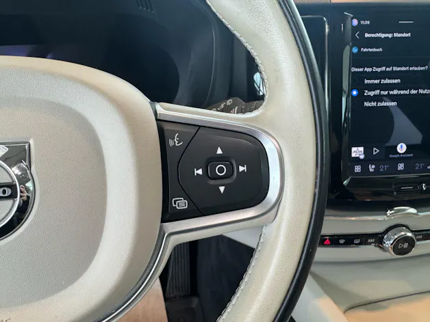VOLVO XC60 B5 Benzin Mild Hybrid Momentum Geartronic