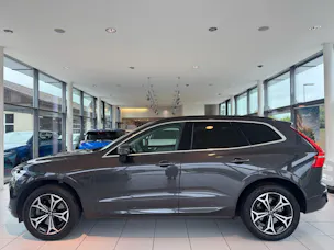 VOLVO XC60 B5 Benzin Mild Hybrid Momentum Geartronic