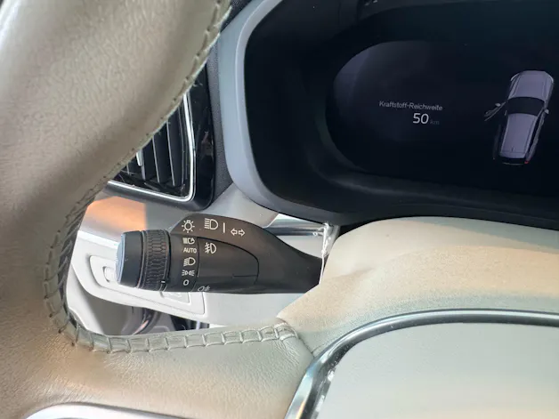 VOLVO XC60 B5 Benzin Mild Hybrid Momentum Geartronic