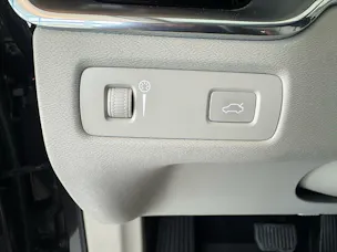 VOLVO XC60 B5 Benzin Mild Hybrid Momentum Geartronic