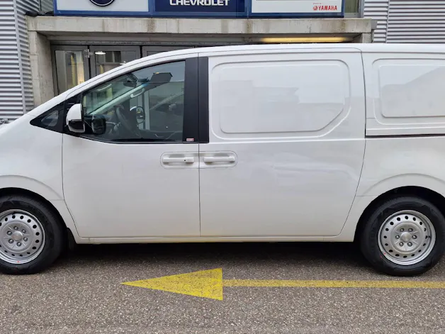 HYUNDAI Staria Cargo 84 kWh Amplia