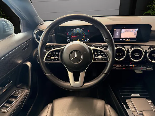MERCEDES-BENZ A 180 Edition