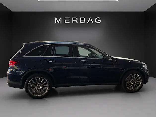 MERCEDES-BENZ GLC 300 e AMG Line 4Matic 9G-Tronic