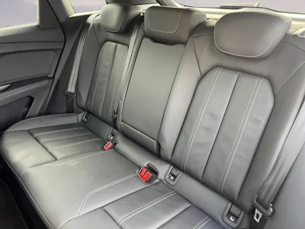 AUDI Q4 e-tron 45 quattro