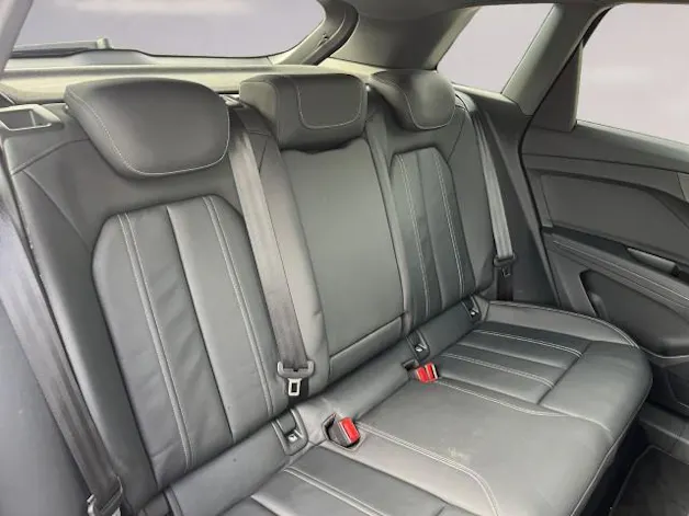 AUDI Q4 e-tron 45 quattro