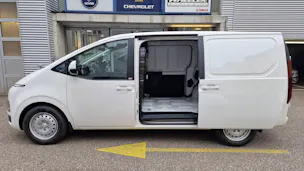 HYUNDAI Staria Cargo 84 kWh Amplia