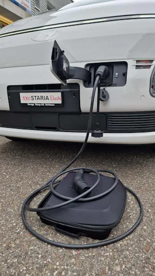 HYUNDAI Staria Cargo 84 kWh Amplia