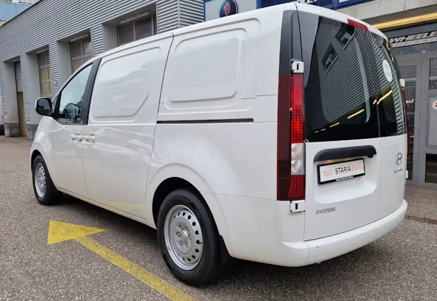 HYUNDAI Staria Cargo 84 kWh Amplia