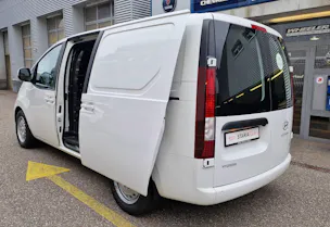 HYUNDAI Staria Cargo 84 kWh Amplia