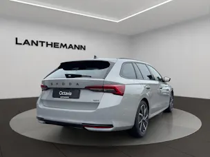 SKODA Octavia Combi 2.0 TSI DSG Dynamic 4x4