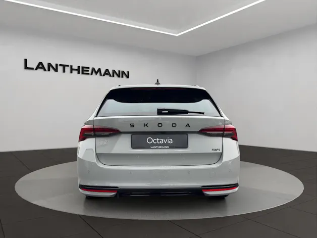 SKODA Octavia Combi 2.0 TSI DSG Dynamic 4x4