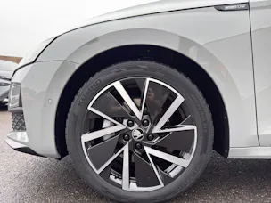 SKODA Octavia Combi 2.0 TSI DSG Dynamic 4x4