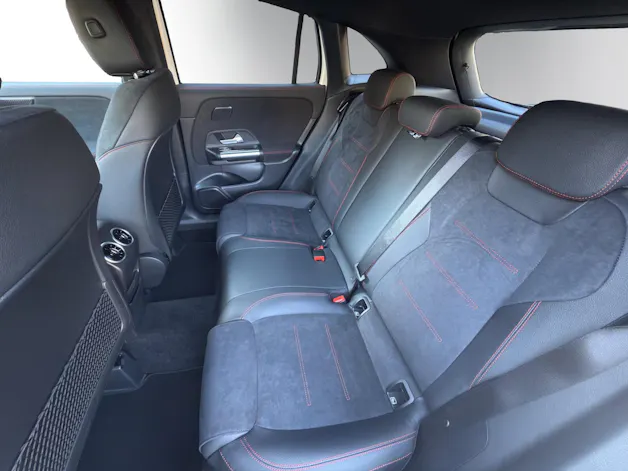 MERCEDES-BENZ GLA 250 4Matic 8G-DCT Swiss Star