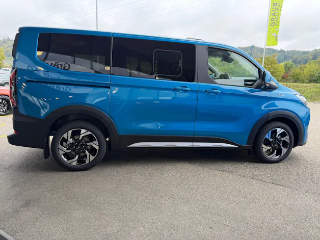 FORD Tourneo Bus 340 L1H1 PHEV Active