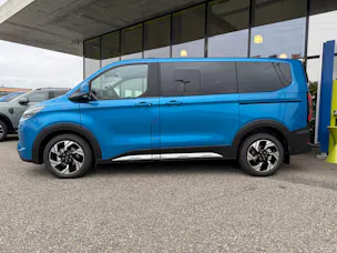 FORD Tourneo Bus 340 L1H1 PHEV Active