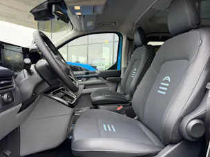 FORD Tourneo Bus 340 L1H1 PHEV Active