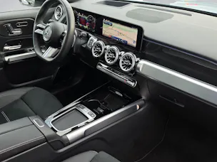 MERCEDES-BENZ GLB 220 4Matic AMG Line 8G-Tronic