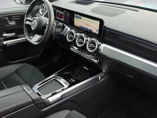 MERCEDES-BENZ GLB 220 4Matic AMG Line 8G-Tronic