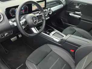 MERCEDES-BENZ GLB 220 4Matic AMG Line 8G-Tronic