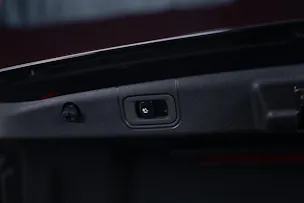 MERCEDES-BENZ E 220 d Avantgarde Limousine / Panorama-Glasdach / Hyperscreen / 360°Kamera