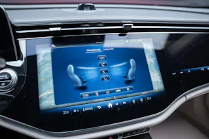 MERCEDES-BENZ E 220 d Avantgarde Limousine / Panorama-Glasdach / Hyperscreen / 360°Kamera