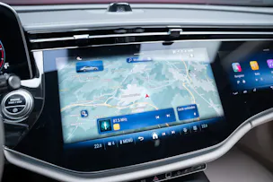 MERCEDES-BENZ E 220 d Avantgarde Limousine / Panorama-Glasdach / Hyperscreen / 360°Kamera