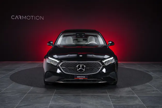 MERCEDES-BENZ E 220 d Avantgarde Limousine / Panorama-Glasdach / Hyperscreen / 360°Kamera