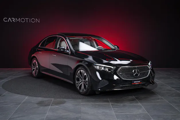 MERCEDES-BENZ E 220 d Avantgarde Limousine / Panorama-Glasdach / Hyperscreen / 360°Kamera