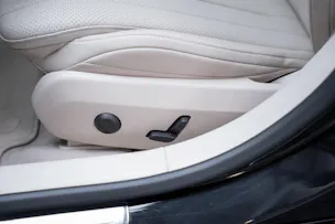 MERCEDES-BENZ E 220 d Avantgarde Limousine / Panorama-Glasdach / Hyperscreen / 360°Kamera