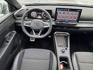 VW T-Roc 1.5 eTSi mHEV R-Line DSG-Automat