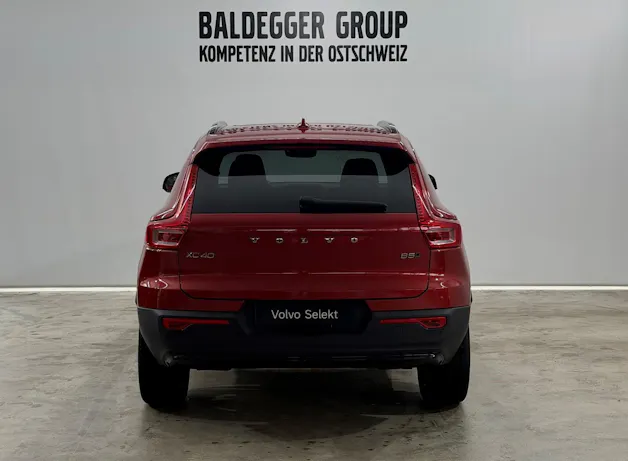 VOLVO XC40 2.0 B5 MH Ultimate Dark A